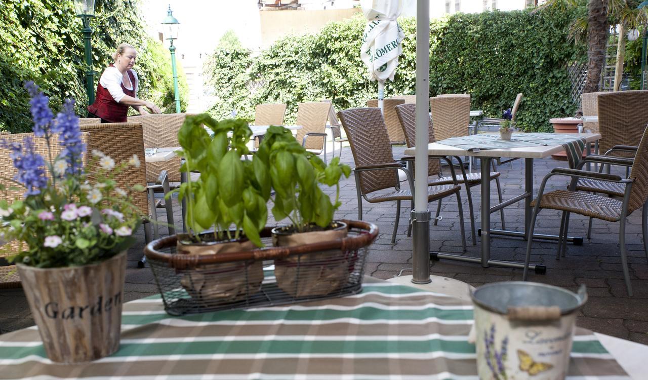 Hotel Restaurant Osterbauer Neunkirchen Exteriör bild